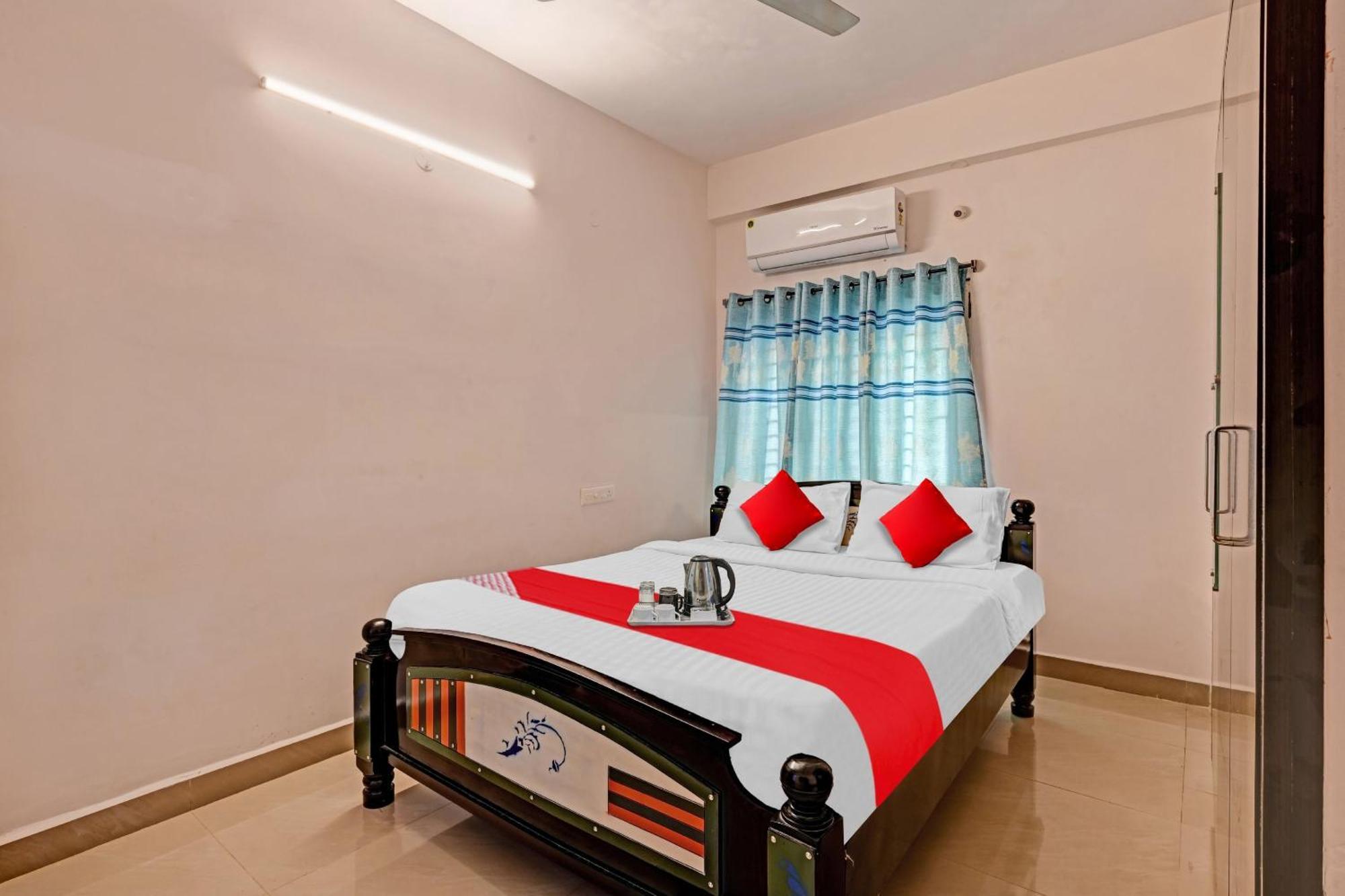 Oyo Coastal Inn Luxury Service Apartments Kākināda 外观 照片